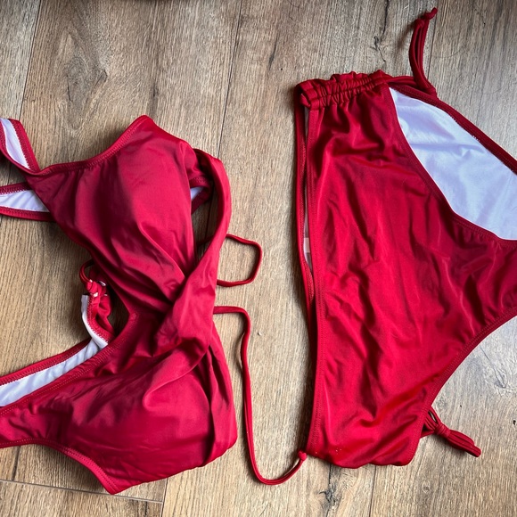 Brand new bikini - Picture 2 of 5